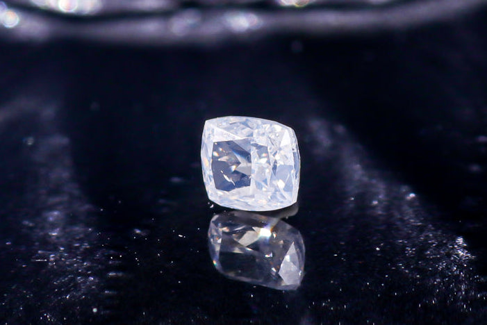 天然ファンシーホワイトダイヤモンド 0.318ct