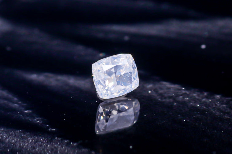 天然ファンシーホワイトダイヤモンド 0.318ct
