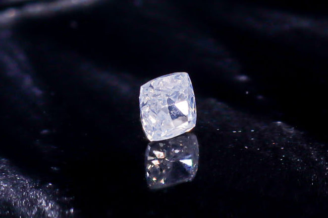 天然ファンシーホワイトダイヤモンド 0.177ct