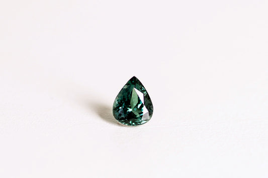 天然アレキサンドライト 0.876ct [インド産]