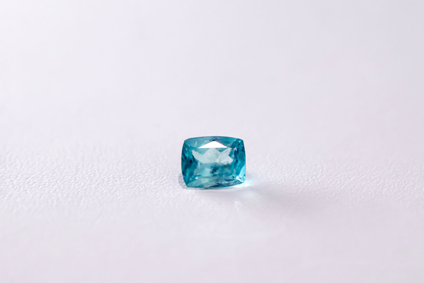 天然グランディディエライト 0.41ct［バイカラー］
