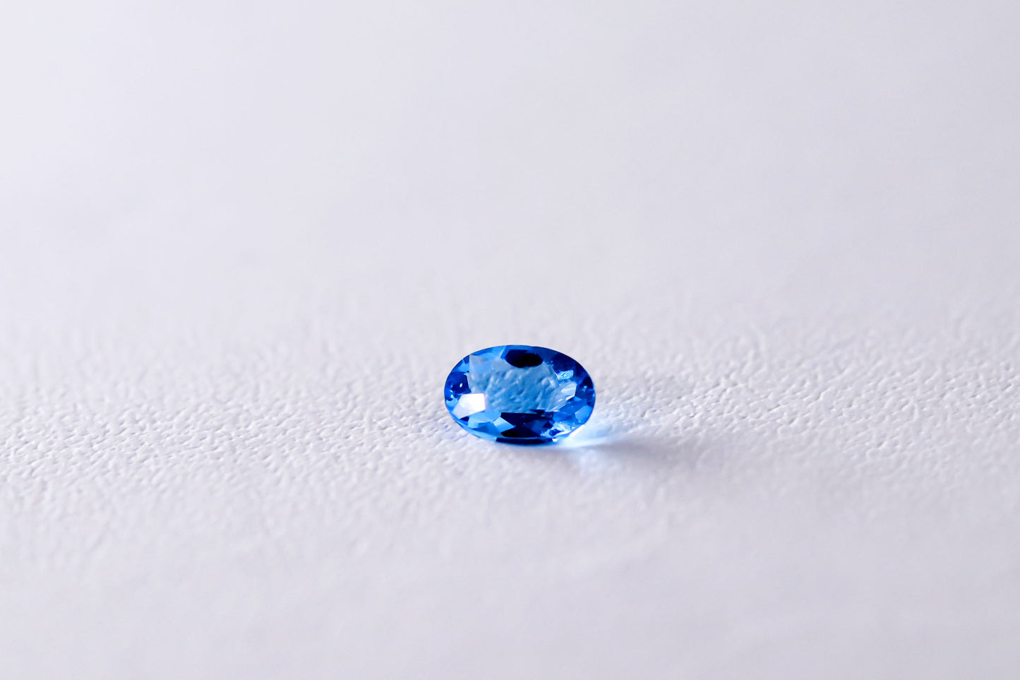 天然アウィナイト 0.105ct