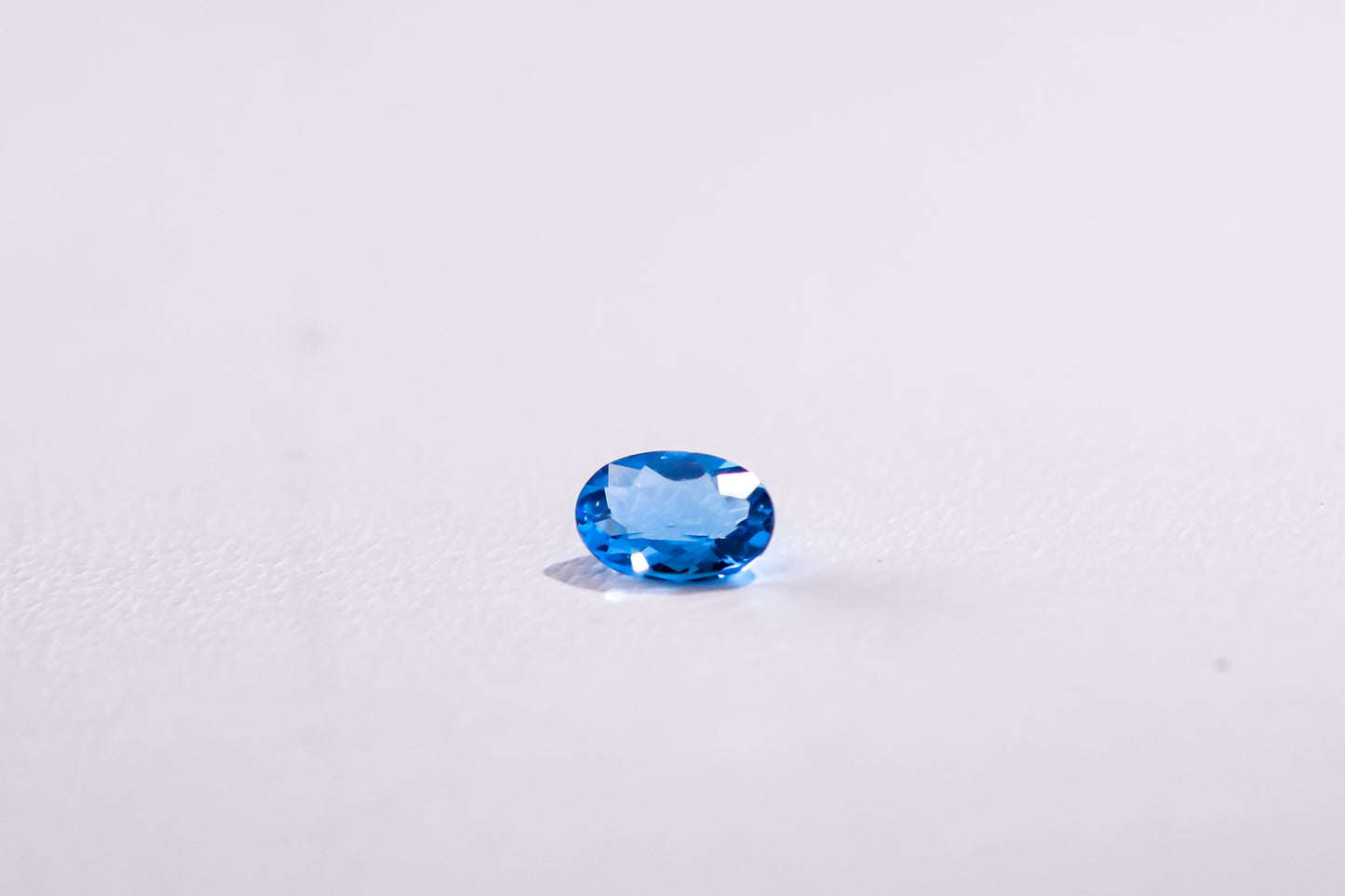 天然アウィナイト 0.105ct
