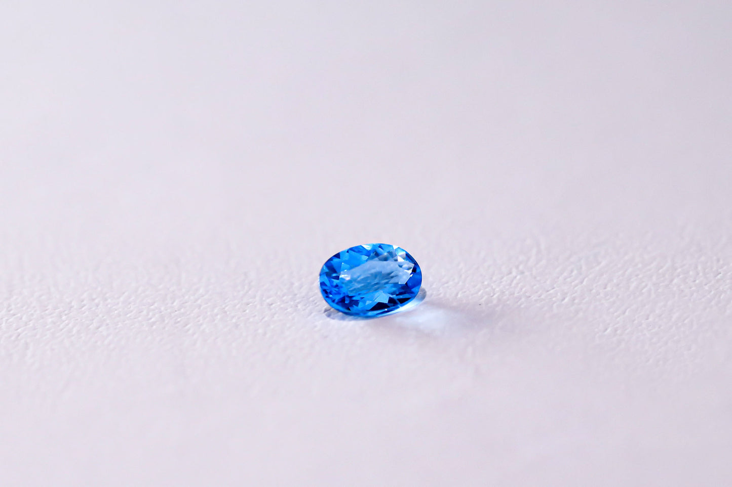 天然アウィナイト 0.105ct