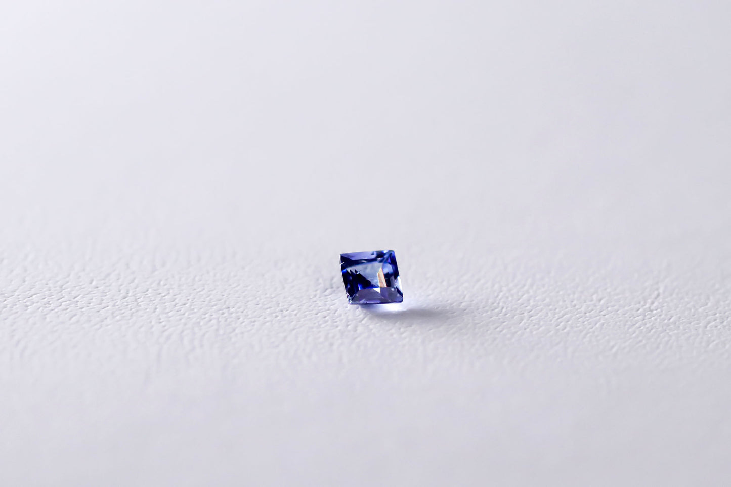 天然ベニトアイト 0.096ct