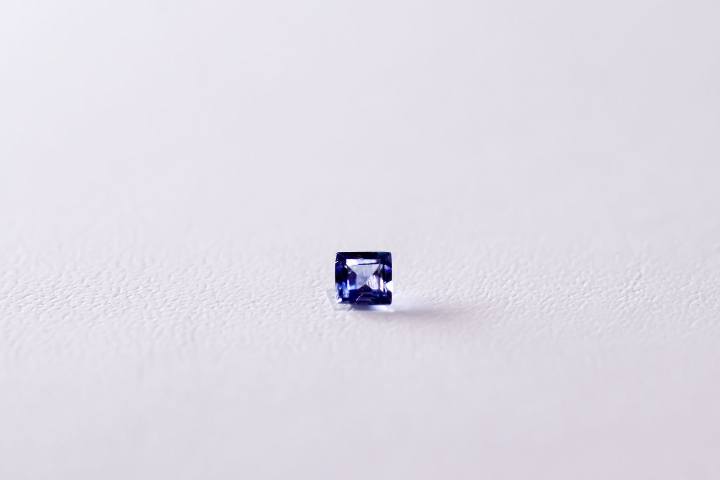 天然ベニトアイト 0.096ct