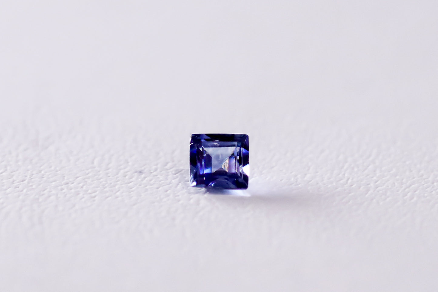 天然ベニトアイト 0.096ct