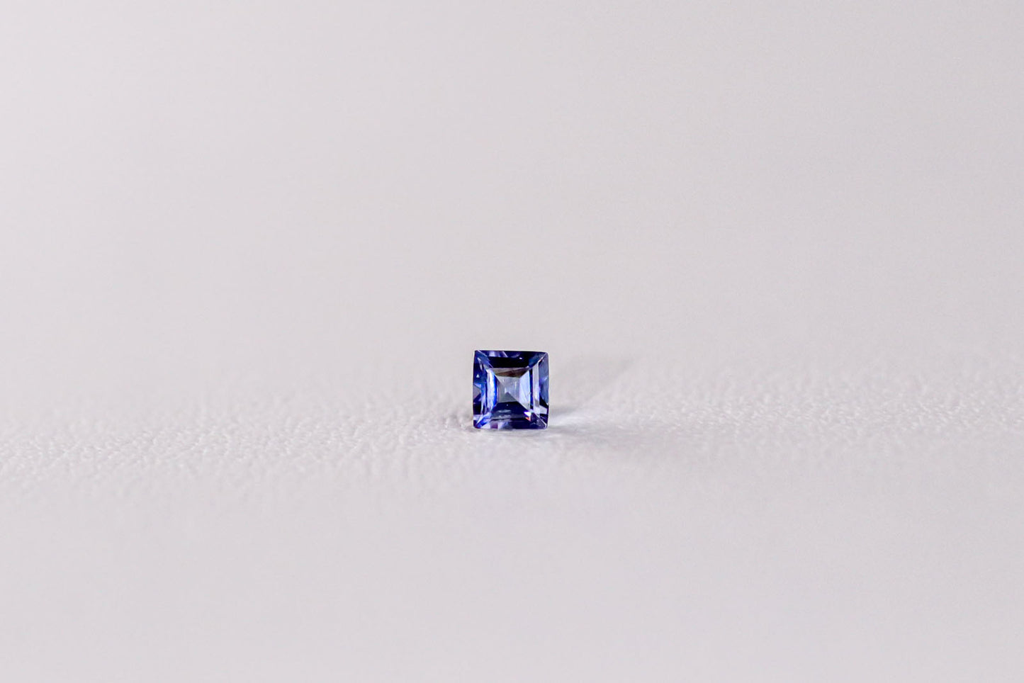 天然ベニトアイト 0.096ct