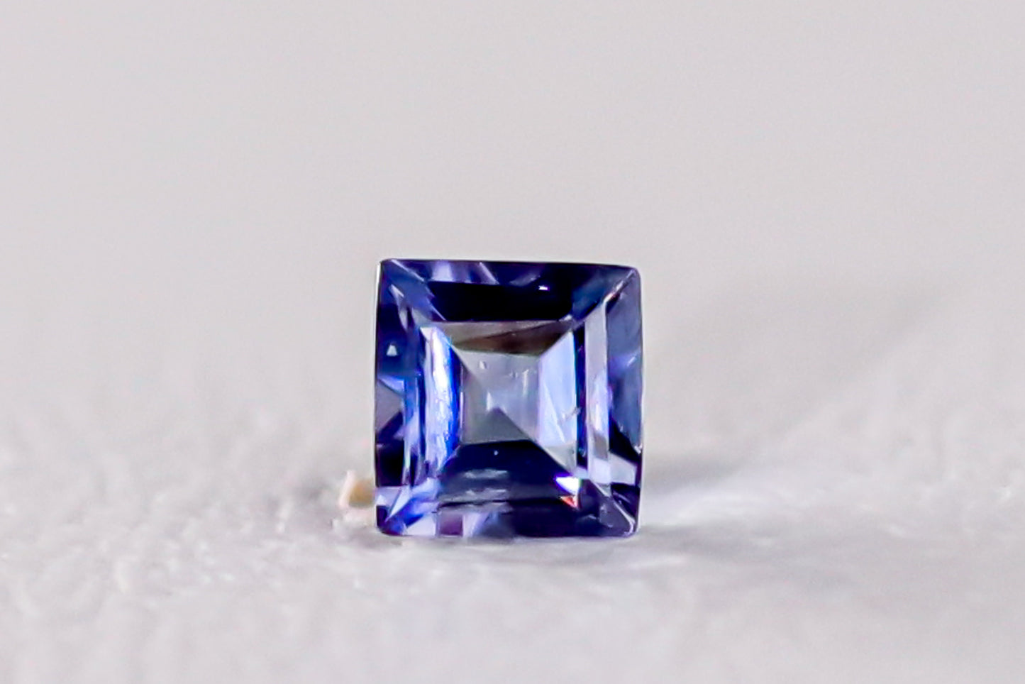 天然ベニトアイト 0.096ct