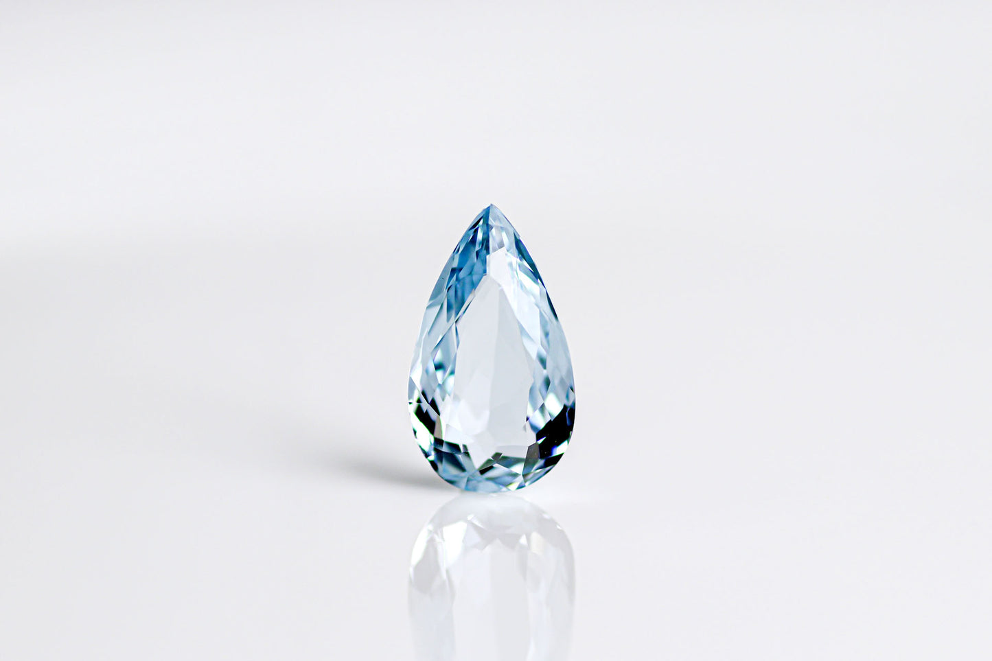 天然ブルートパーズ 8.452ct