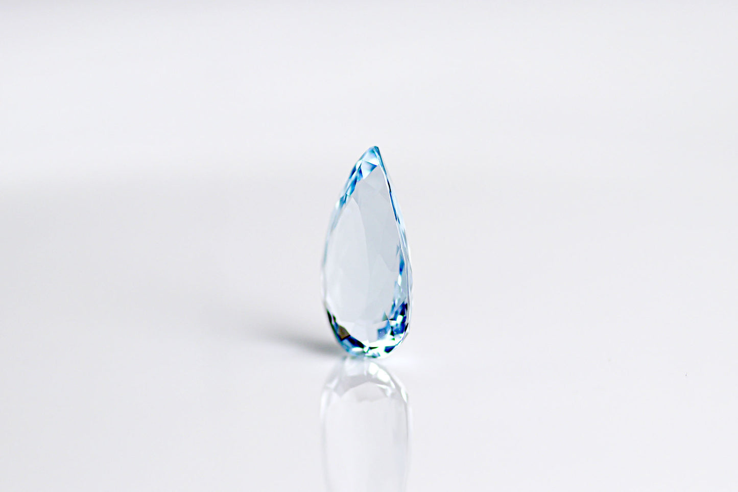 天然ブルートパーズ 8.452ct