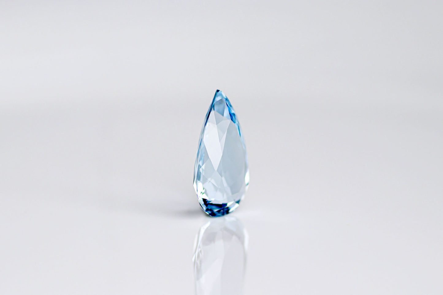 天然ブルートパーズ 8.452ct