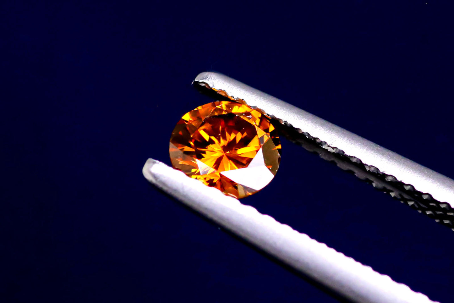 天然ファンシーオレンジダイヤモンド 0.395ct ＜Fancy Deep Yellowish Orange＞