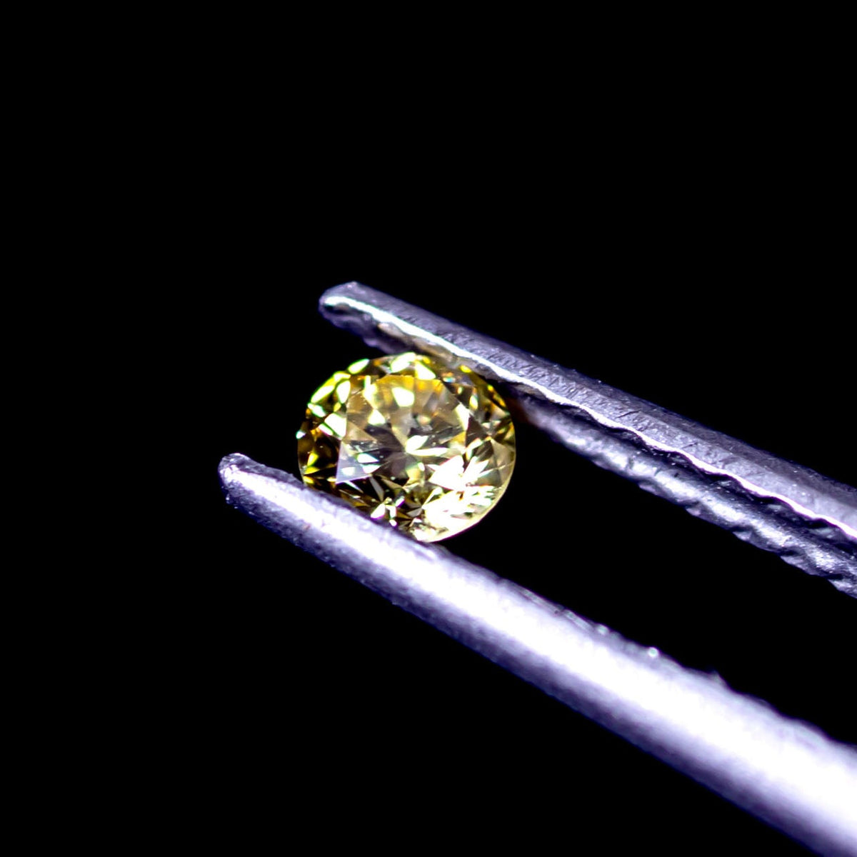 ファンシーインテンスイエローダイヤモンド 0.153ct ルース画像 5