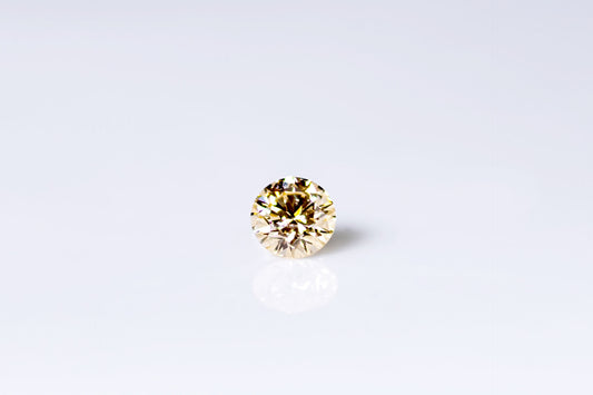 ファンシーライトオレンジーイエローダイヤモンド 0.135ct ルース画像 2
