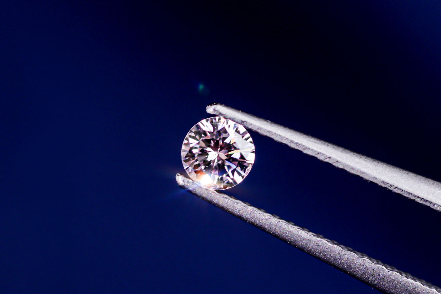 天然ファンシーピンクダイヤモンド 0.221ct ＜Fancy Light Purple Pink＞