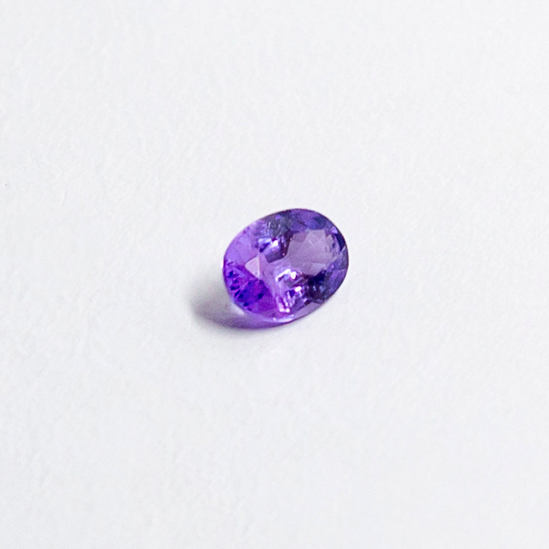 天然ラベンダーサファイア 0.630ct〈非加熱〉 ルース｜J.C.BAR