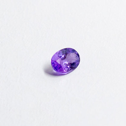 天然ラベンダーサファイア 0.630ct〈非加熱〉 ルース｜J.C.BAR