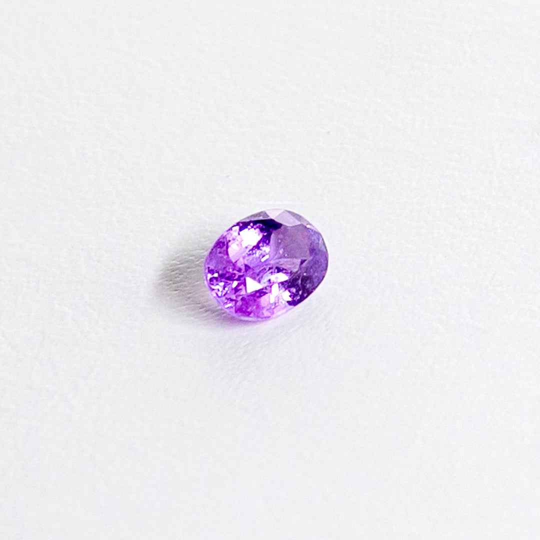 天然ラベンダーサファイア 0.610ct〈非加熱〉 ルース｜J.C.BAR