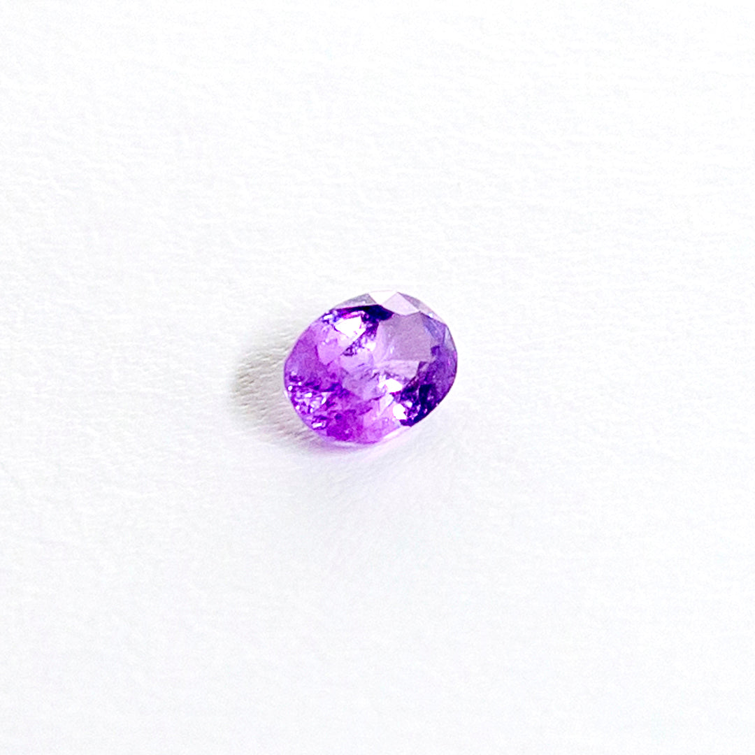 天然ラベンダーサファイア 0.610ct〈非加熱〉 ルース｜J.C.BAR