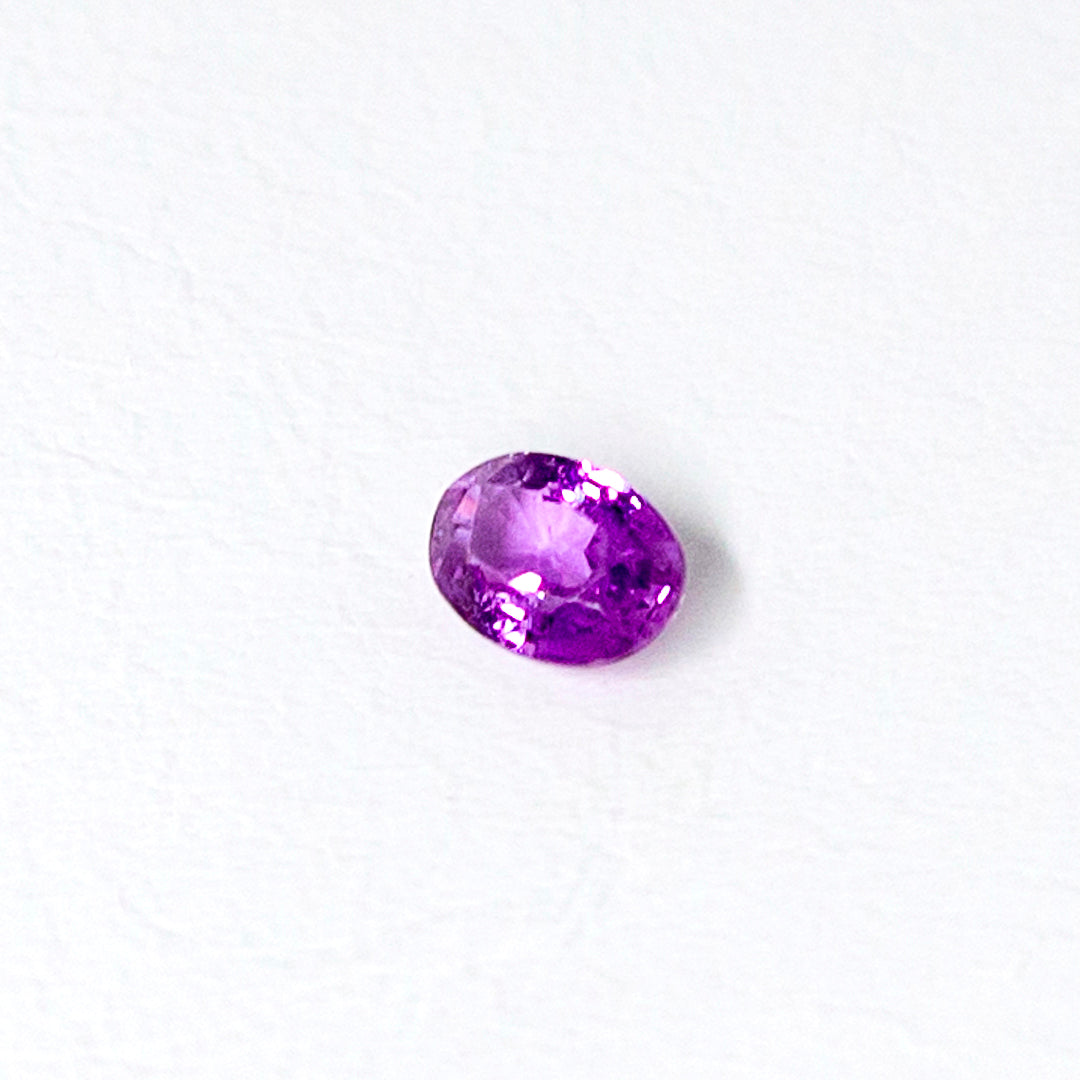 天然ラベンダーサファイア 0.580ct〈非加熱〉 ルース｜J.C.BAR