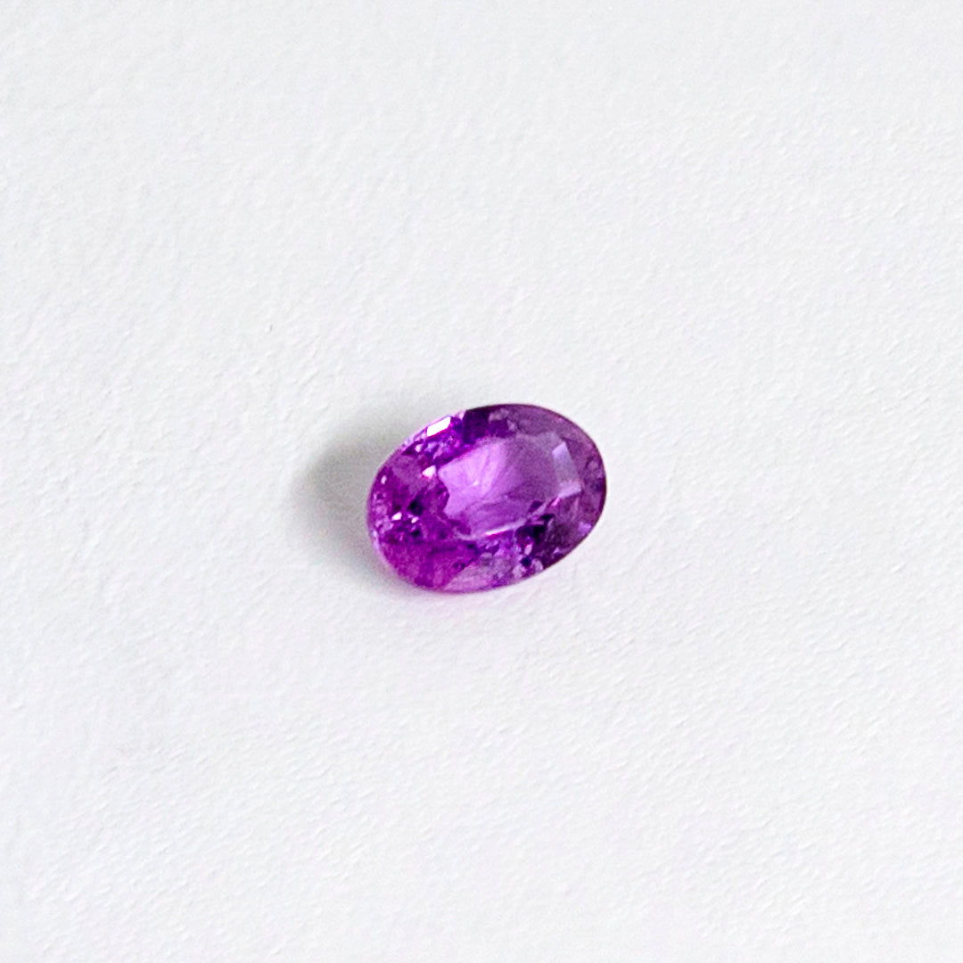 天然ラベンダーサファイア 0.580ct〈非加熱〉 ルース｜J.C.BAR