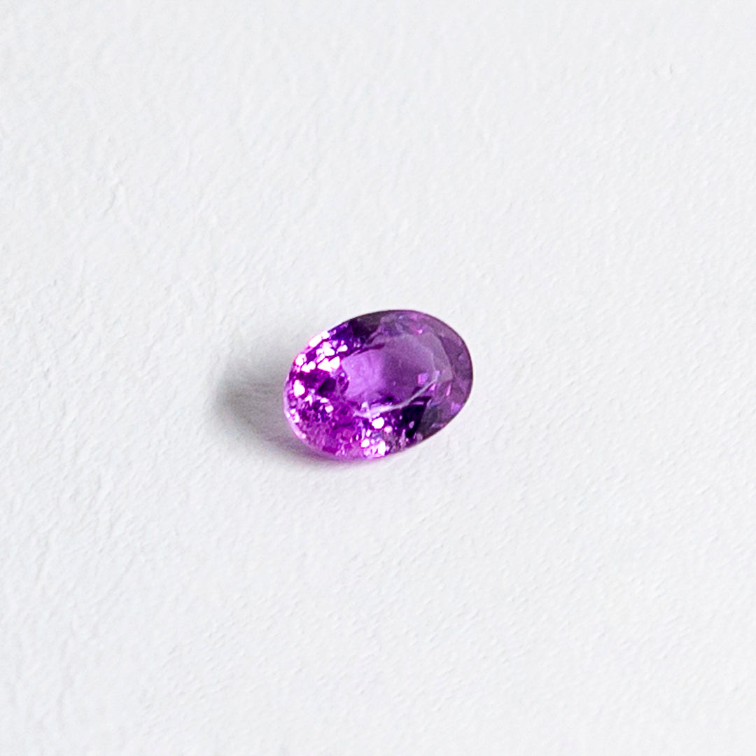 天然ラベンダーサファイア 0.580ct〈非加熱〉 ルース｜J.C.BAR