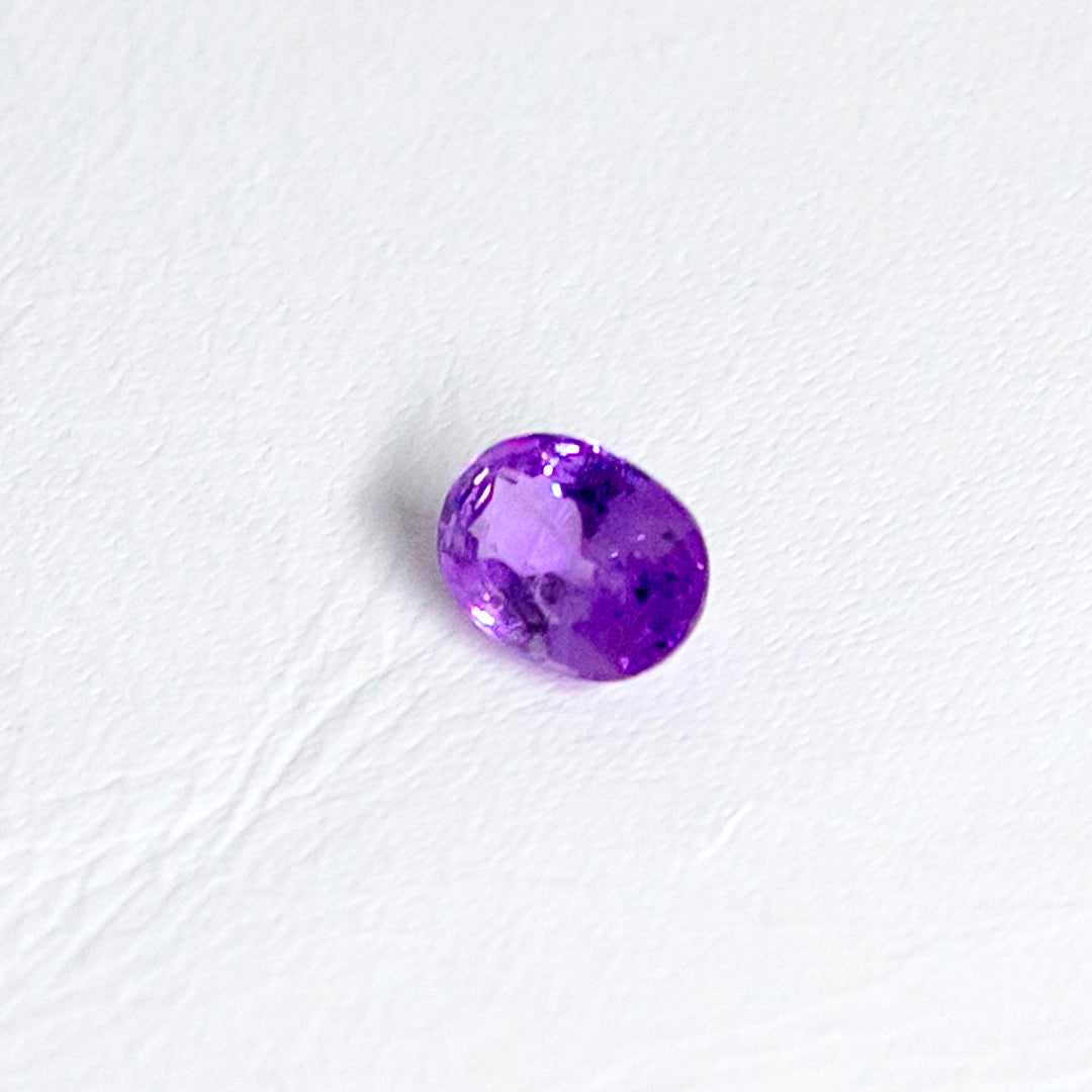 天然ラベンダーサファイア 0.640ct〈非加熱〉 ルース｜J.C.BAR