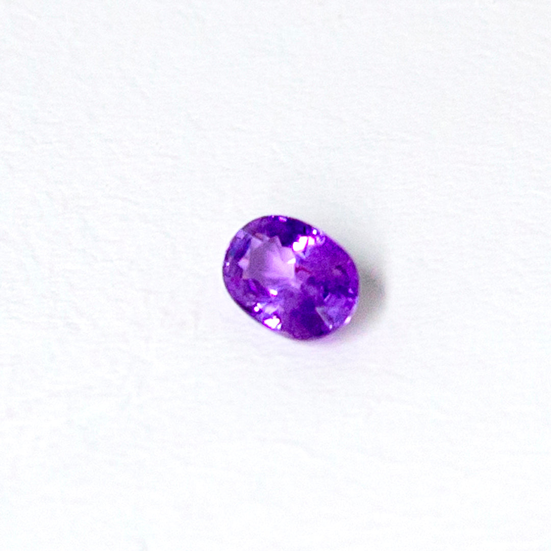 天然ラベンダーサファイア 0.640ct〈非加熱〉 ルース｜J.C.BAR