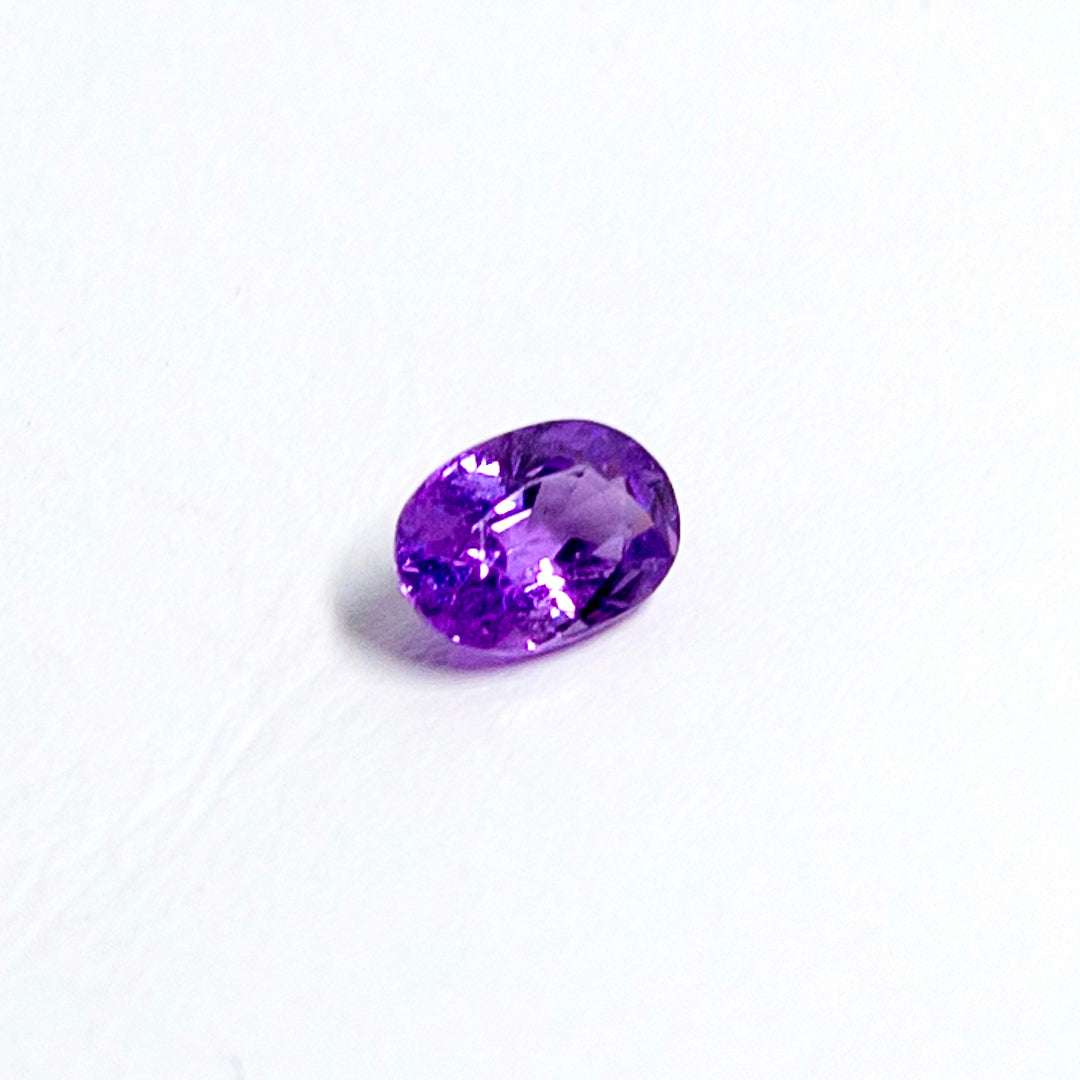 天然ラベンダーサファイア 0.640ct〈非加熱〉 ルース｜J.C.BAR