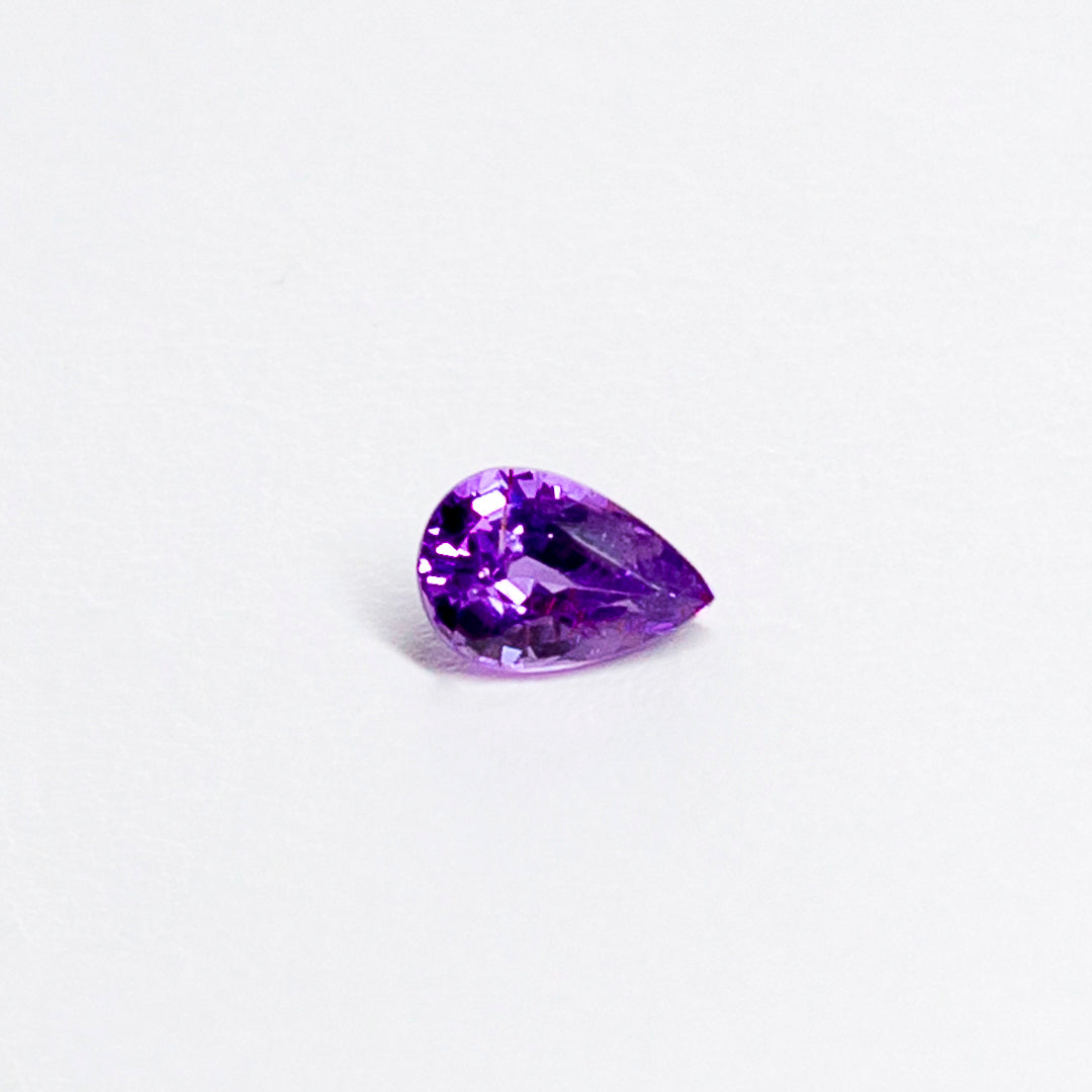 天然ラベンダーサファイア 0.540ct〈非加熱〉 ルース｜J.C.BAR