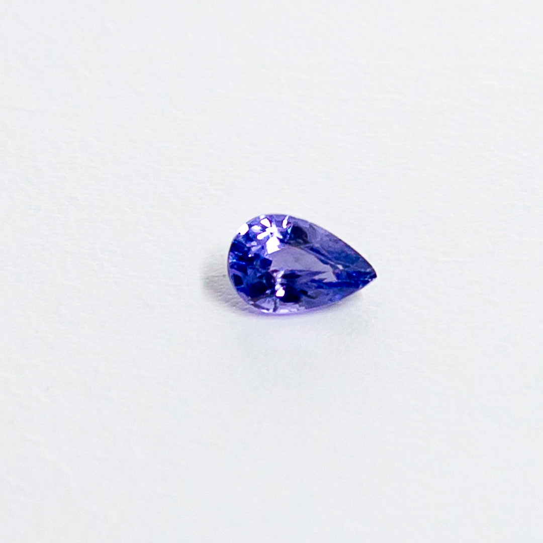 天然ラベンダーサファイア 0.560ct〈非加熱〉 ルース｜J.C.BAR