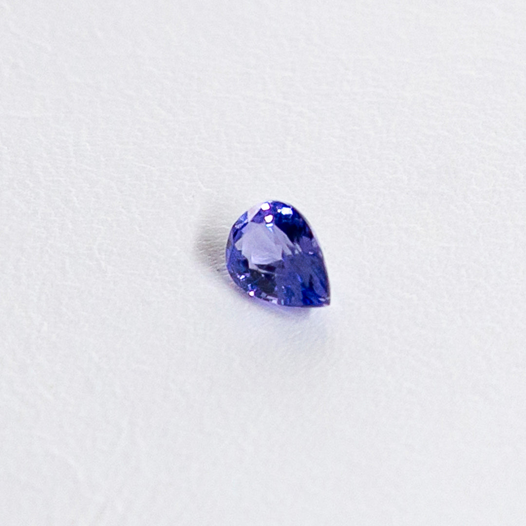 天然ラベンダーサファイア 0.560ct〈非加熱〉 ルース｜J.C.BAR