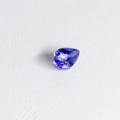天然ラベンダーサファイア 0.560ct〈非加熱〉 ルース｜J.C.BAR