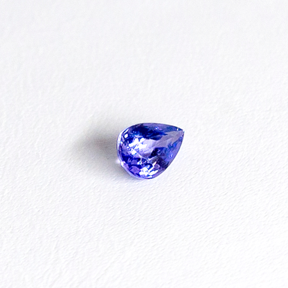 天然ラベンダーサファイア 0.560ct〈非加熱〉 ルース｜J.C.BAR