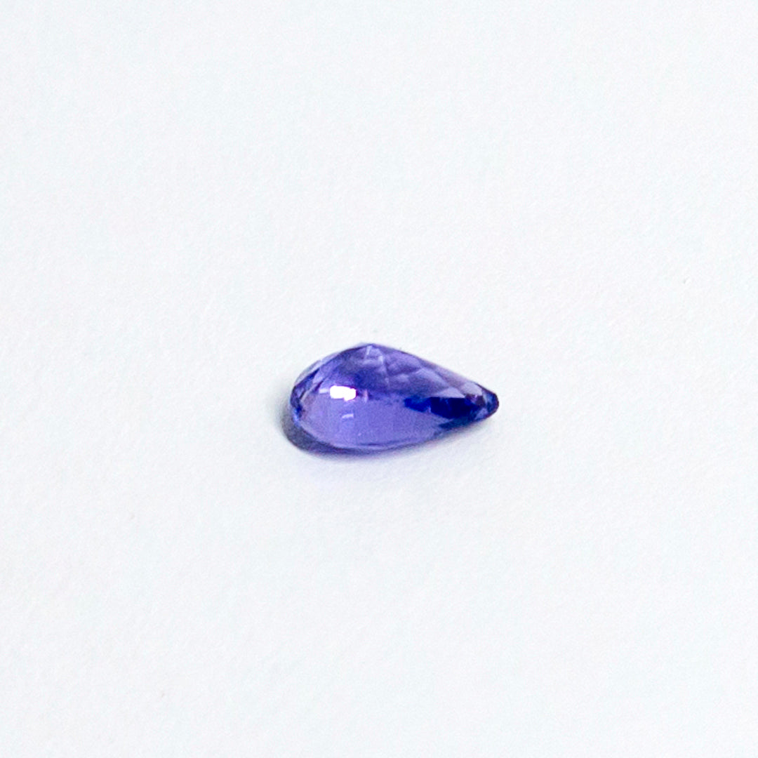 天然ラベンダーサファイア 0.560ct〈非加熱〉 ルース｜J.C.BAR