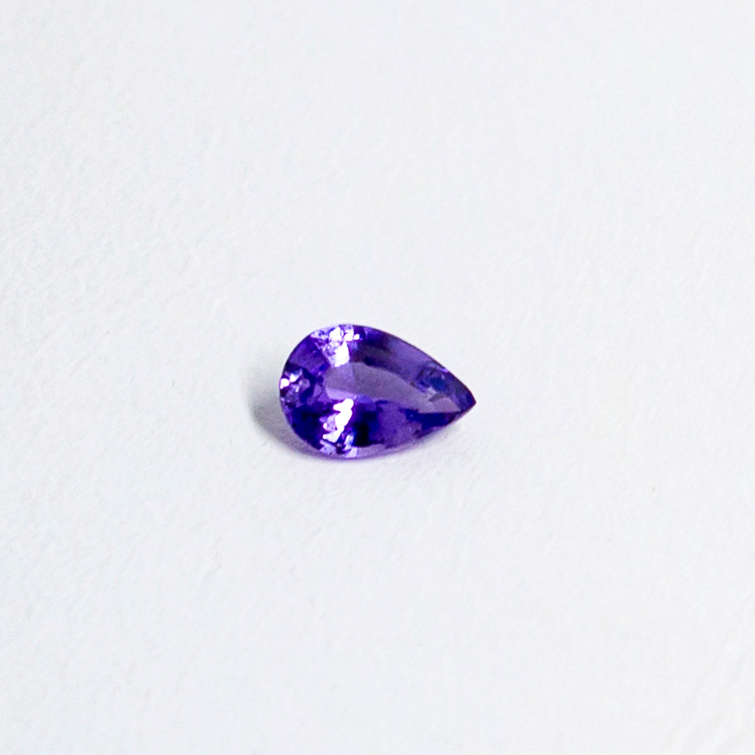 天然ラベンダーサファイア 0.430ct〈非加熱〉 ルース｜J.C.BAR