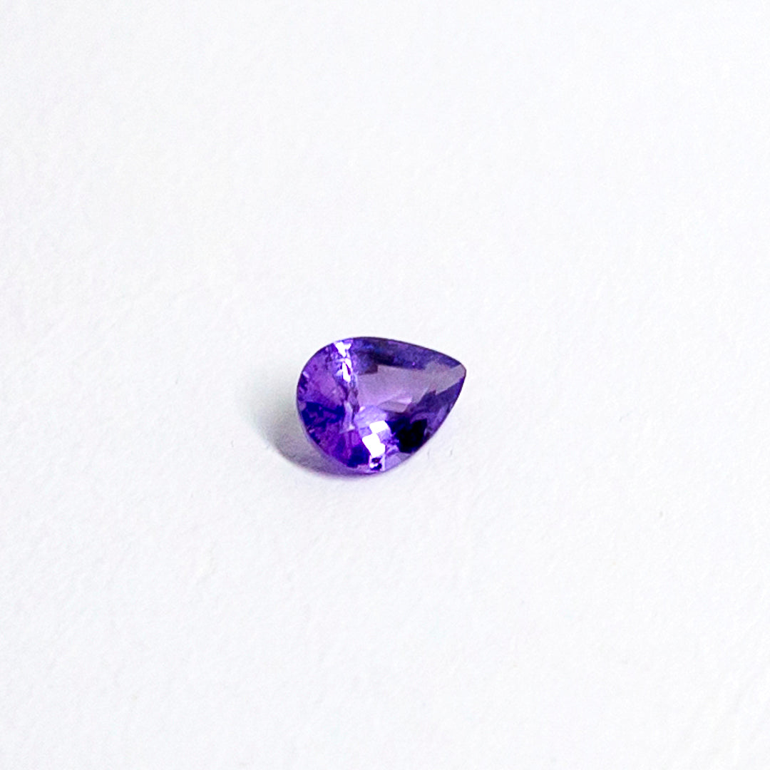天然ラベンダーサファイア 0.430ct〈非加熱〉 ルース｜J.C.BAR