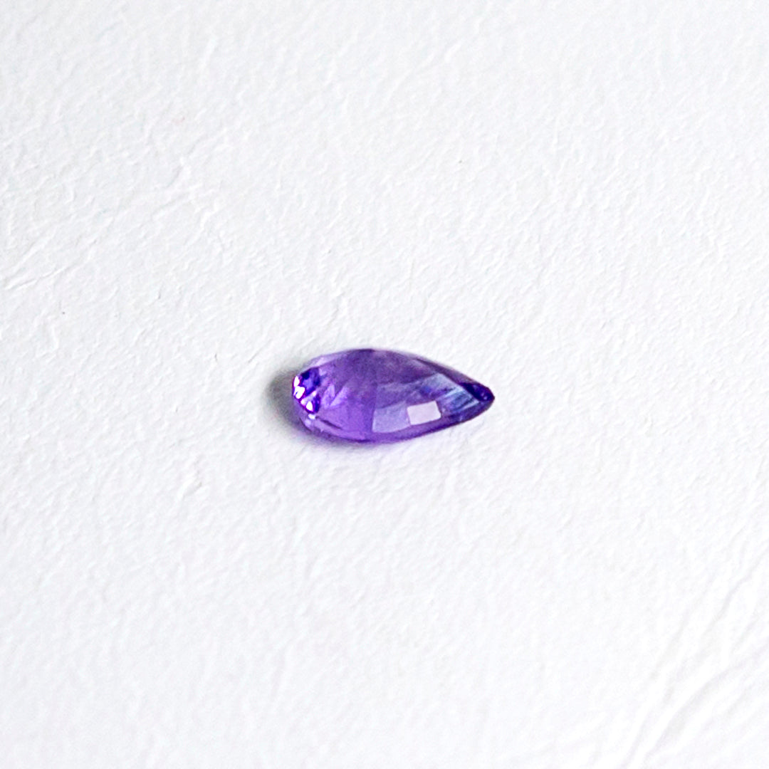 天然ラベンダーサファイア 0.430ct〈非加熱〉 ルース｜J.C.BAR