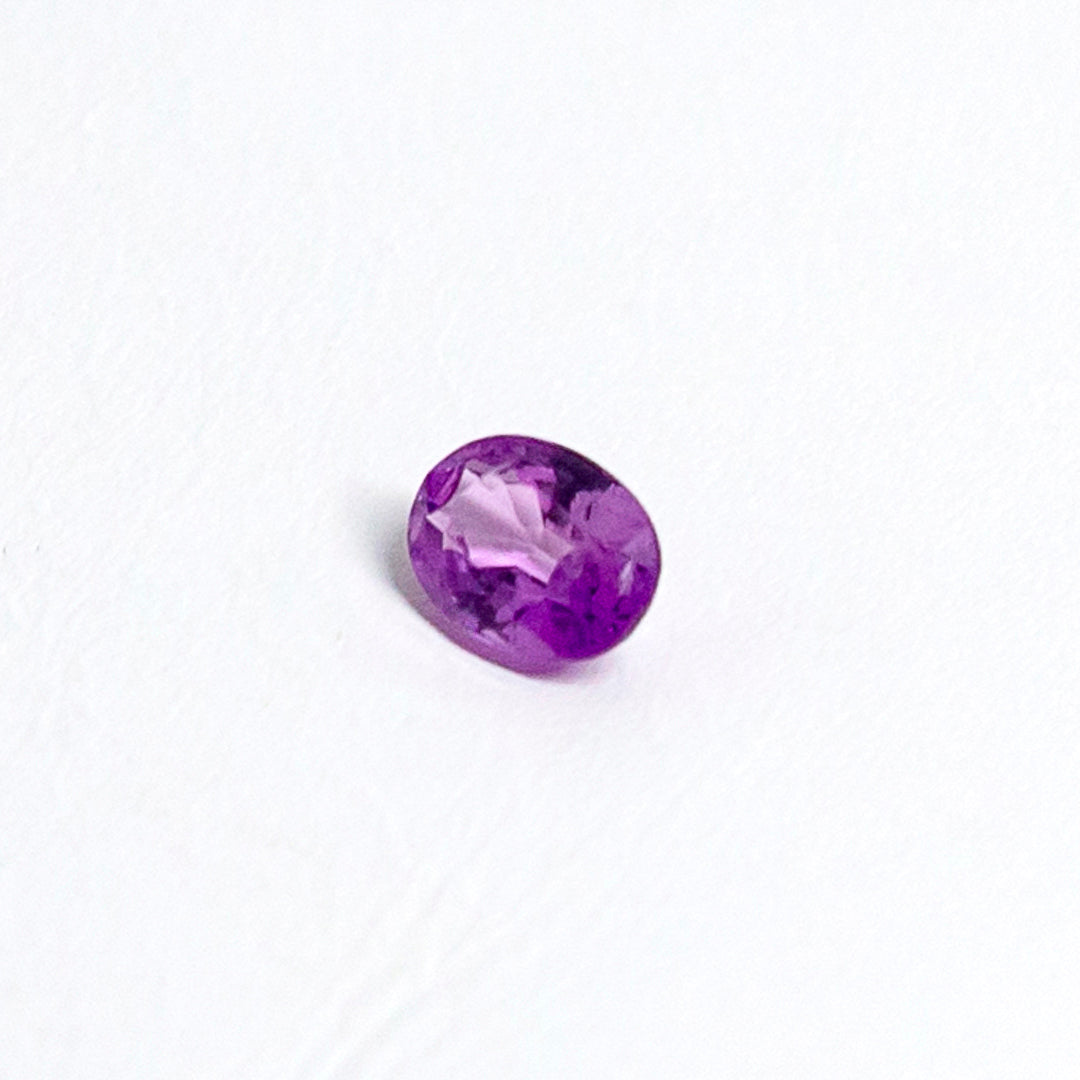 天然ラベンダーサファイア 0.640ct〈非加熱〉 ルース｜J.C.BAR