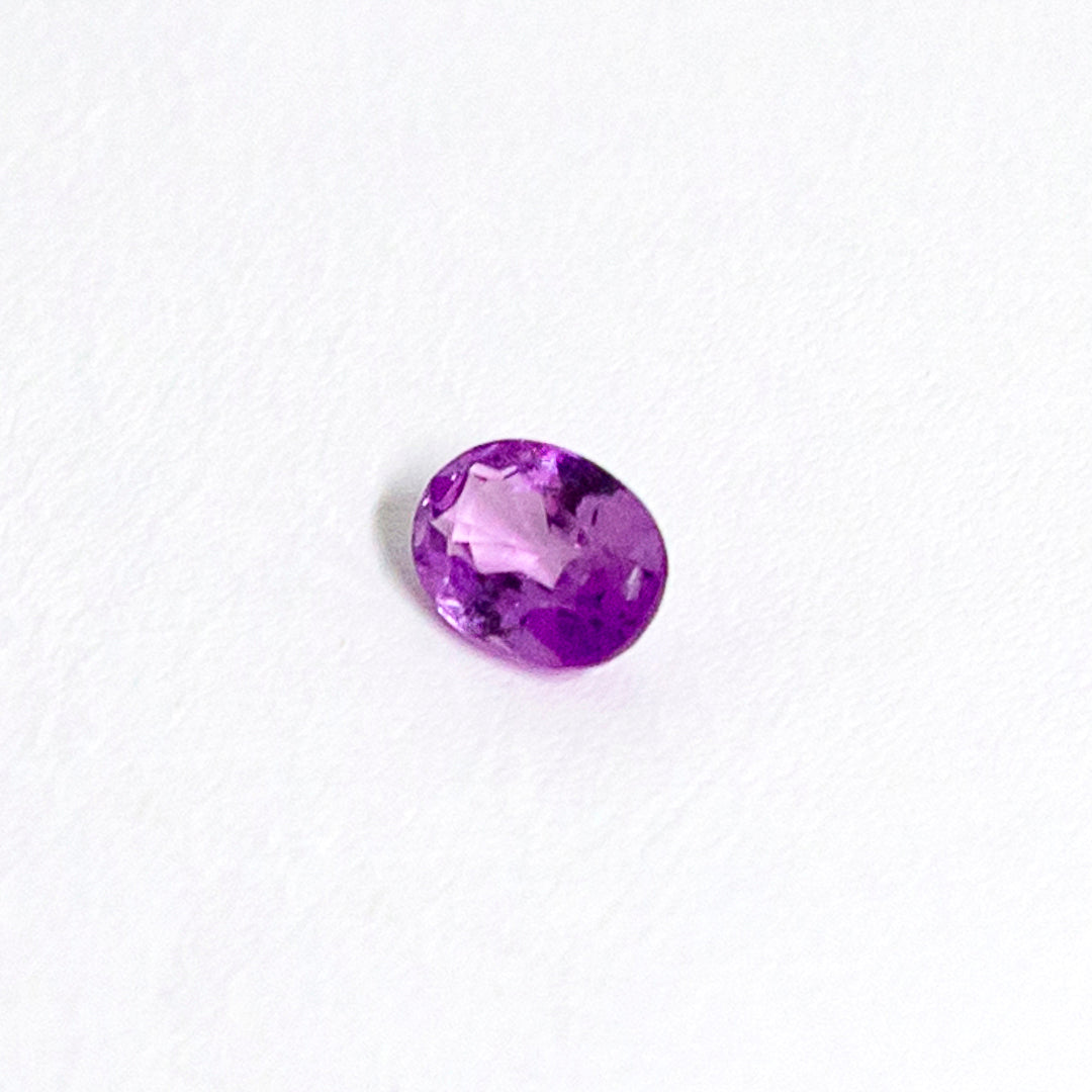 天然ラベンダーサファイア 0.640ct〈非加熱〉 ルース｜J.C.BAR