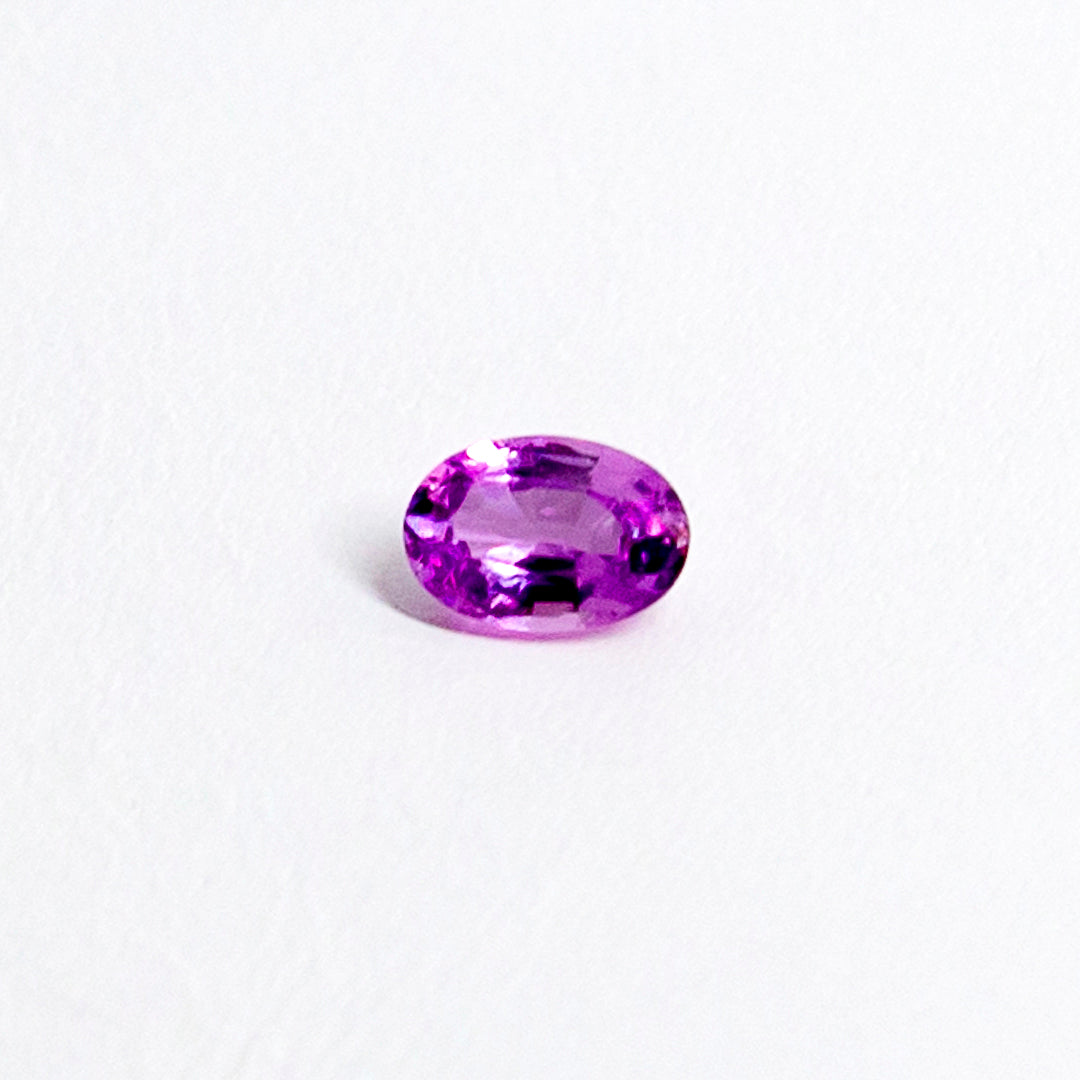 天然ラベンダーサファイア 0.550ct〈非加熱〉 ルース｜J.C.BAR