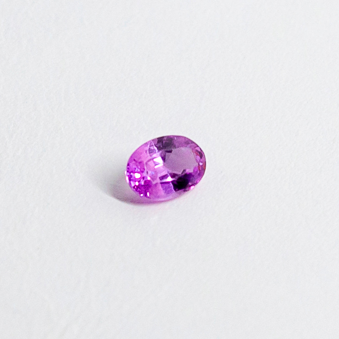 天然ラベンダーサファイア 0.550ct〈非加熱〉 ルース｜J.C.BAR