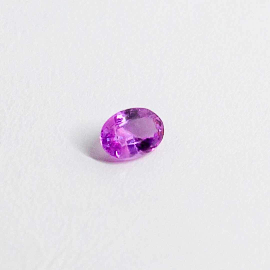 天然ラベンダーサファイア 0.550ct〈非加熱〉 ルース｜J.C.BAR
