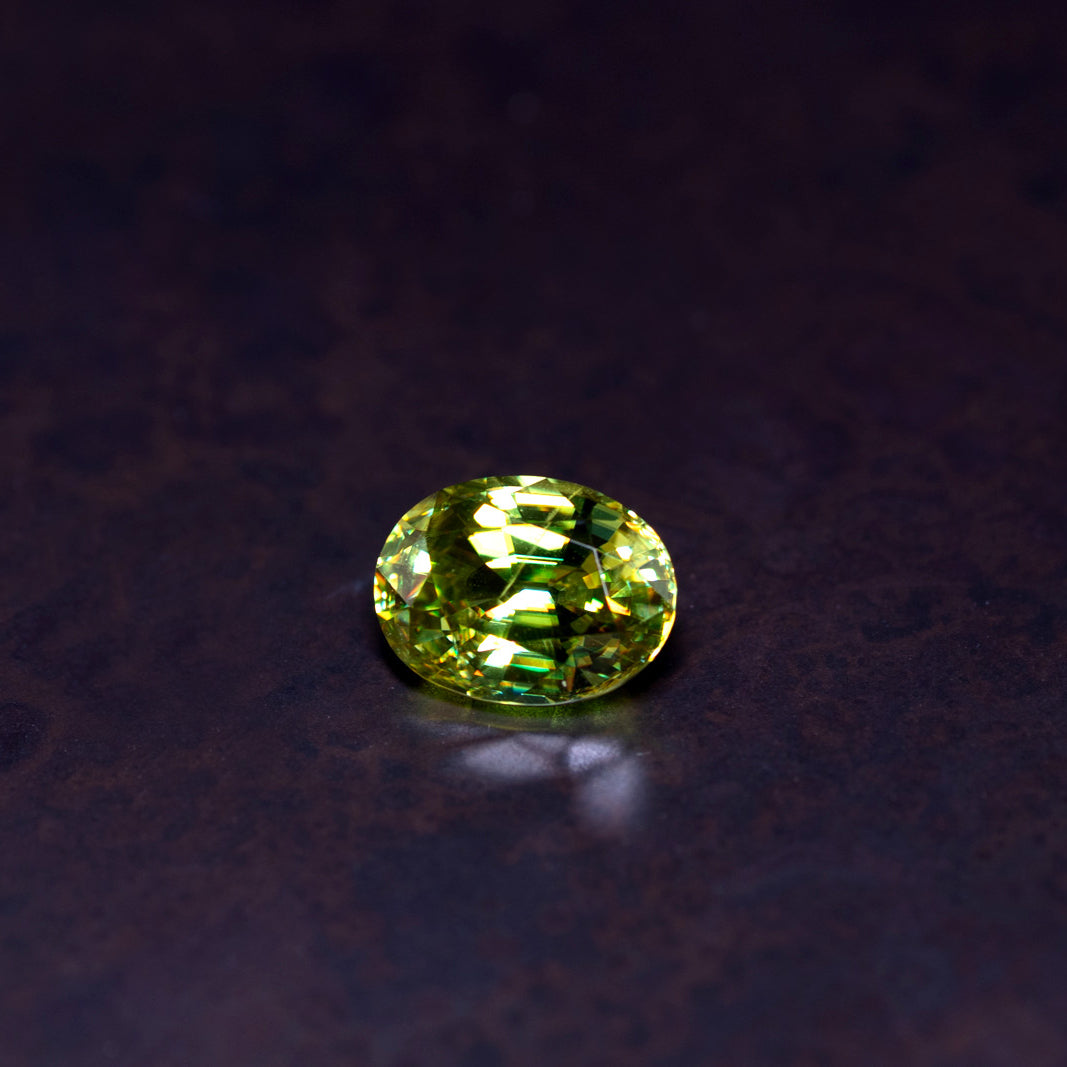 天然スフェーン 4.323ct ルース｜J.C.BAR