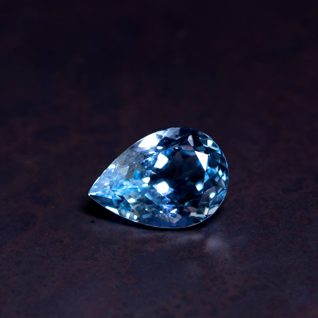 天然ブルートパーズ 10.998ct