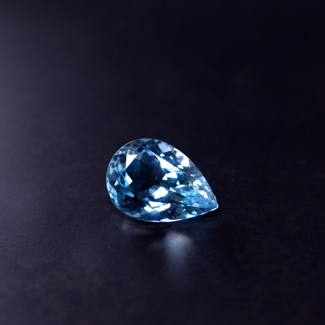 天然ブルートパーズ 10.998ct