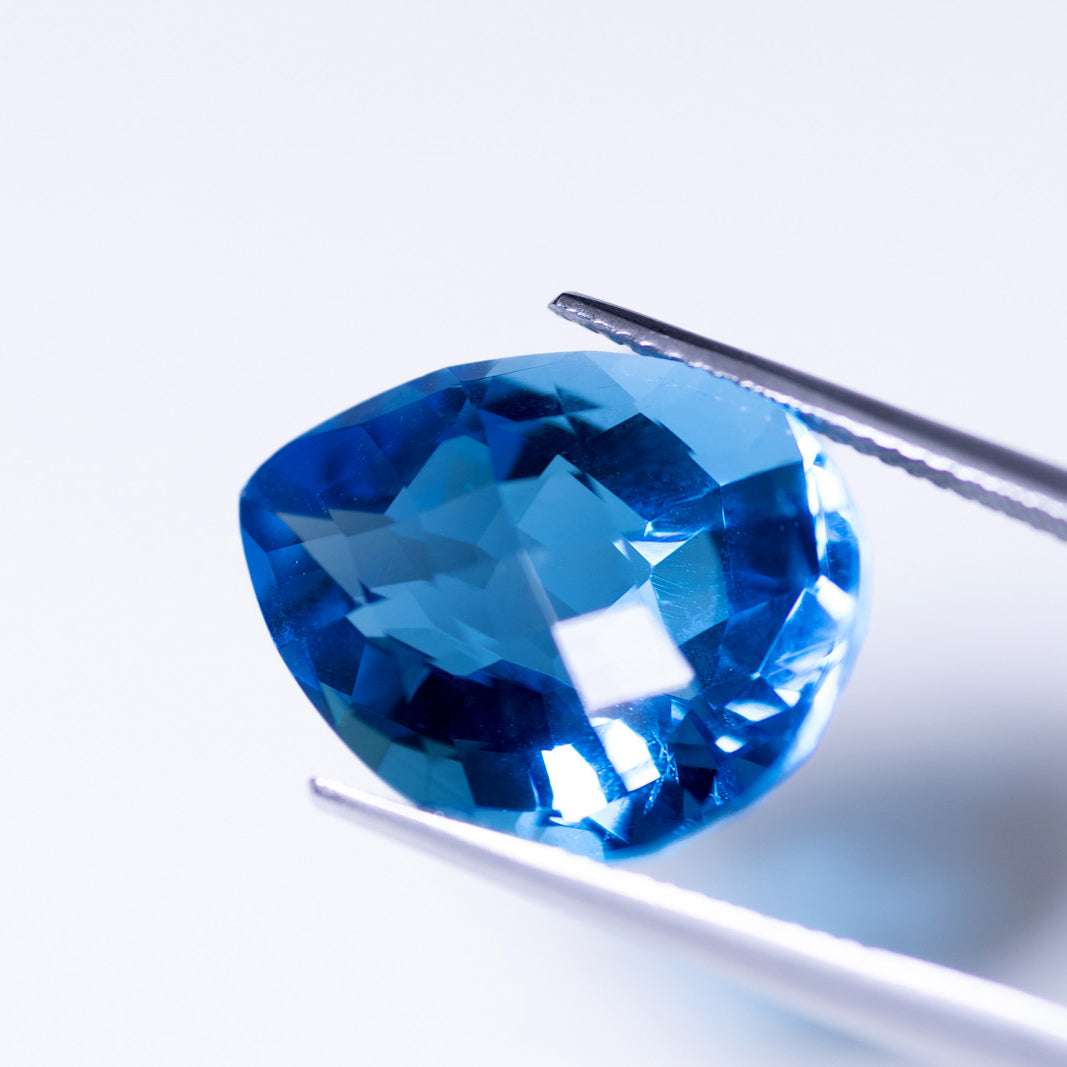天然ブルートパーズ 21.183ct