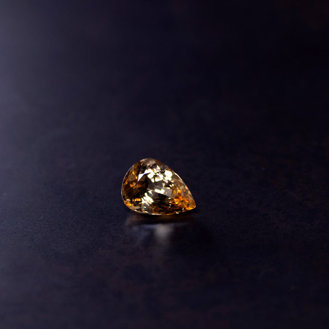 天然インペリアルトパーズ 2.251ct〈別名インペリアルトパーズ〉 ルース｜J.C.BAR