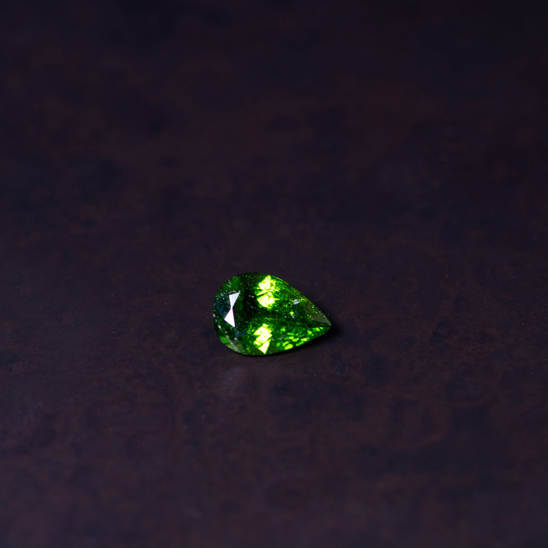 天然クロムダイオプサイド 0.986ct ルース｜J.C.BAR